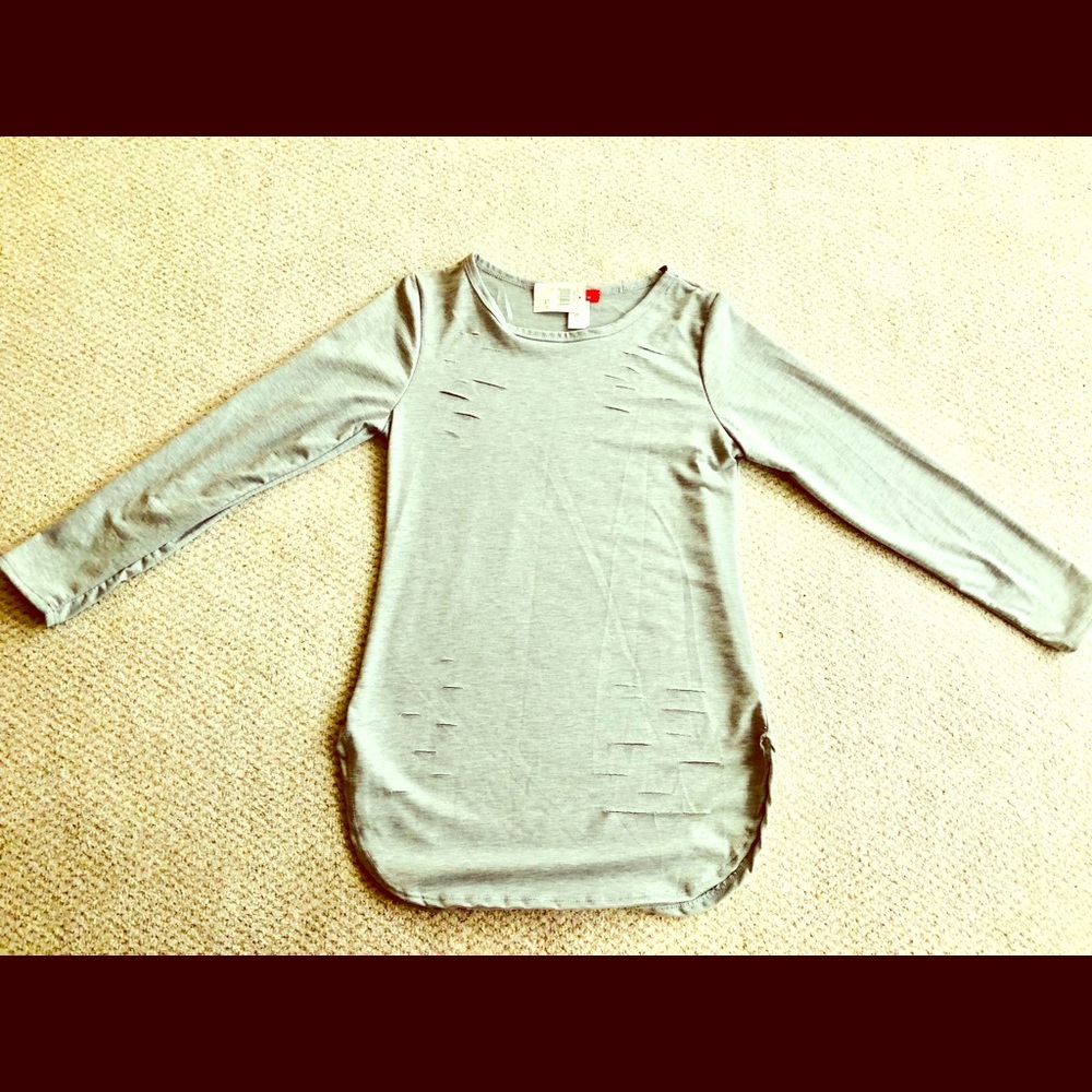 Ripped sweatshirt, Fashion Nova-Style, Large, NWT